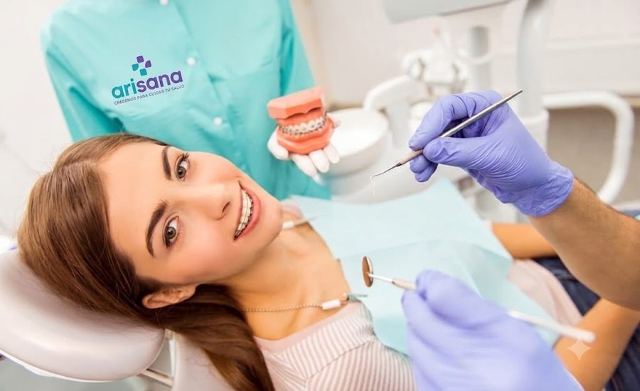 Paciente con brackets de ortodoncia en Arisana Dental
